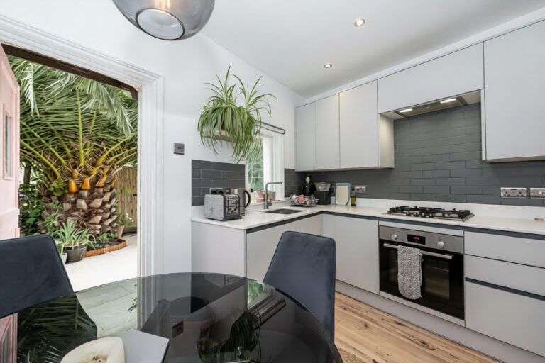 Glengall Road 35 - Image 1