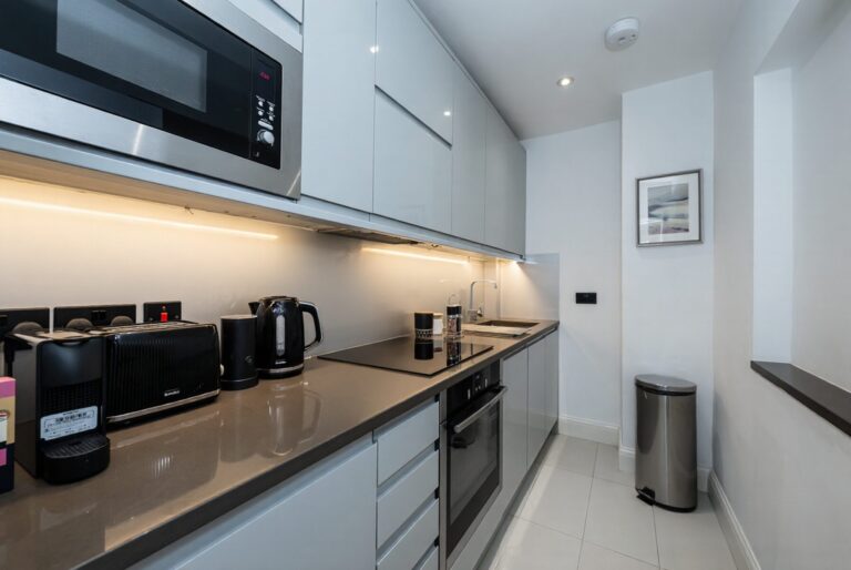 Warwick Avenue 33 - Image 2